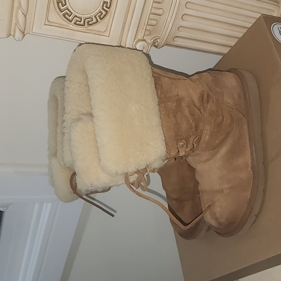 UGG Montclair Boots 1892 Tan Shearling & Suede Lace Up Women’s Size 8 very good - Picture 4 of 9